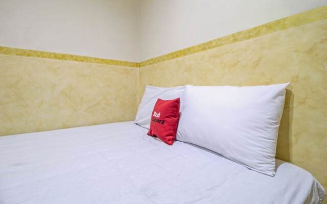 RedDoorz Near Gajah Mada Plaza