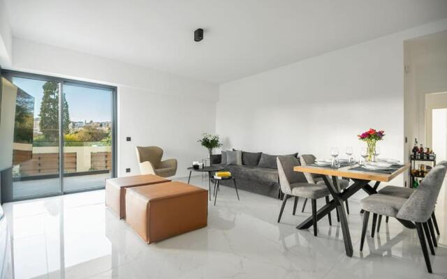 Maison Du Jardin 2-Bedroom Apartment Private Outdoor Jacuzzi