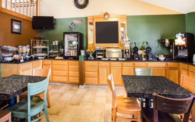 AmericInn by Wyndham Menomonie