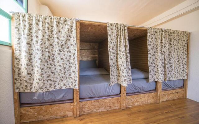 82G Backpacker Inn