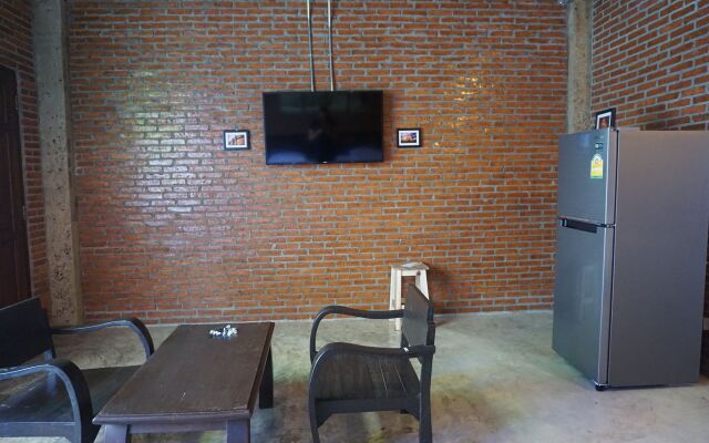 OYO 1155 Bikers House And Enduro Tours Chiang Mai