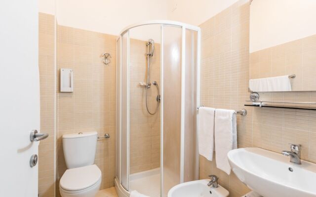 Lia Rooms 4