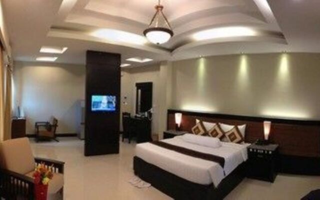 Rock Royal Hotel & Resort