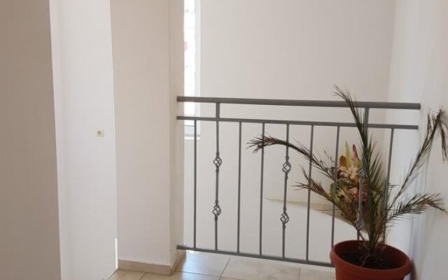 Brilliantin Guest House