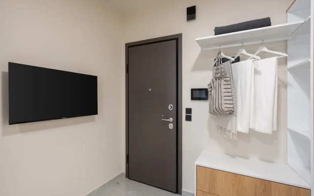 LIV - Prime Central Athens Studio S8-2a