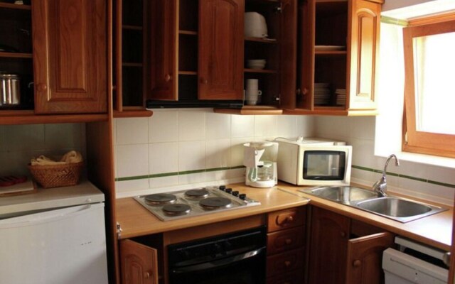 Modern Furnished Apartment Situated on the Ground Floor