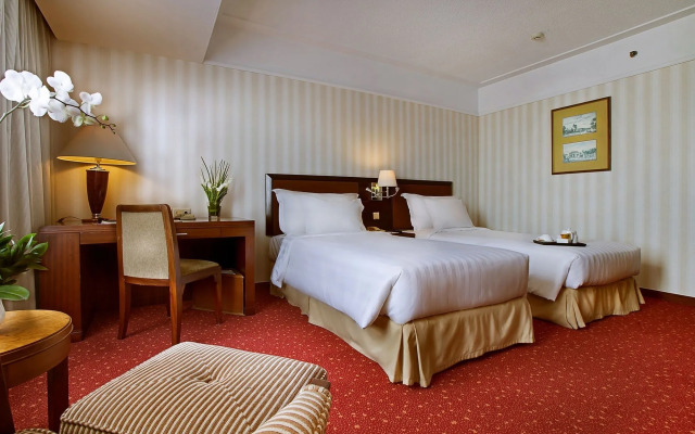 REDTOP Hotel & Convention Center