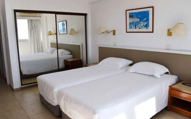 Sun Hall Beach Apartments