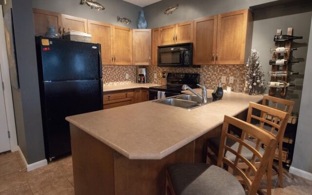 Stylish Ground Level Suite at Playa #145