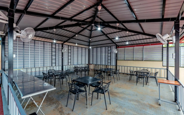 SaffronStays Riverdale, Mulshi - Lakefront villa with pool and mountain view