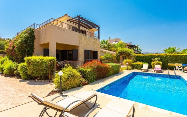 Villa Fortuna Large Private Pool Walk to Beach Sea Views A C Wifi Car Not Required - 2630