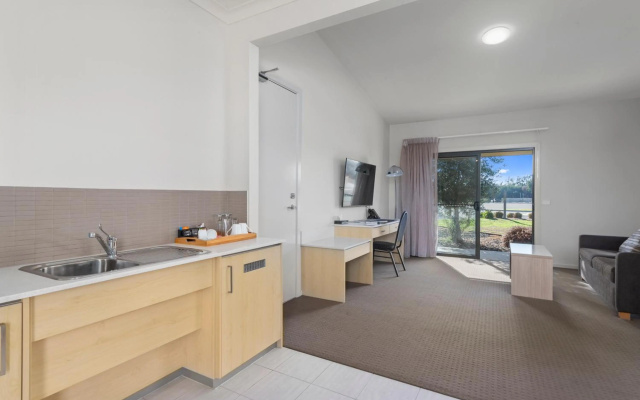 Quality Hotel Point Cook – Guest Rooms – Melbourne