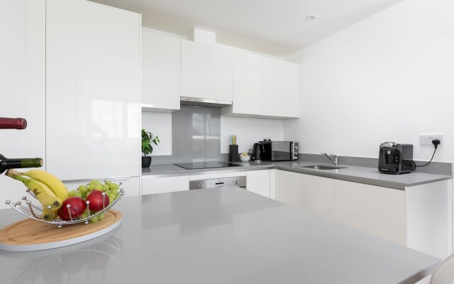Skyvillion Tower Points - Tower Point Lovely apartment in Enfield London