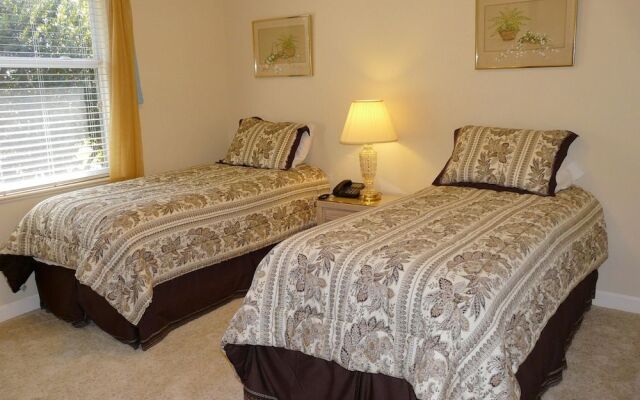 Peaceful Home With Pool and Steps to Beach/dining