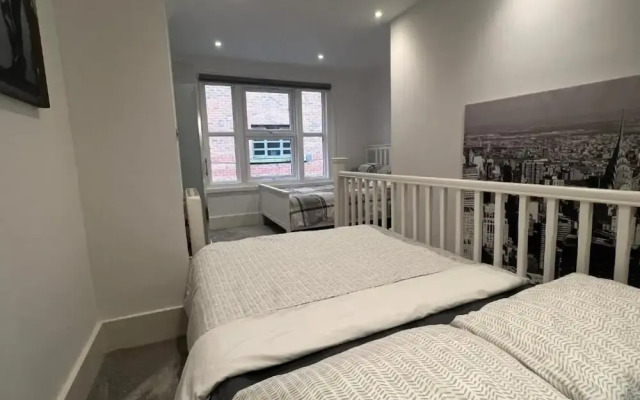 Spacious1br-6guests-walktoshops-fastwifi
