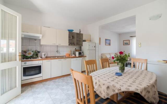 Apartment Alana -