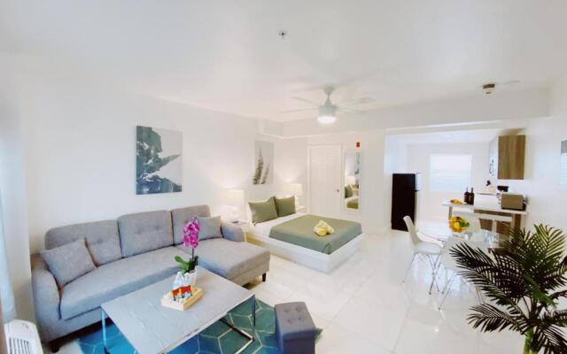 Samantha Apartments by Lowkl