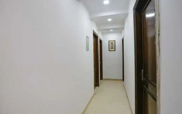 Fabhotel Grand Palace