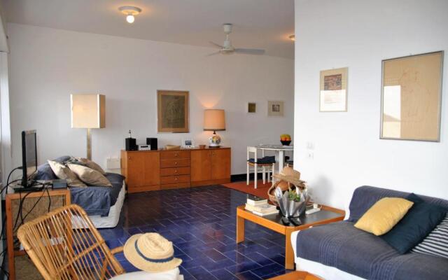 Edy sea View Holiday Apartment