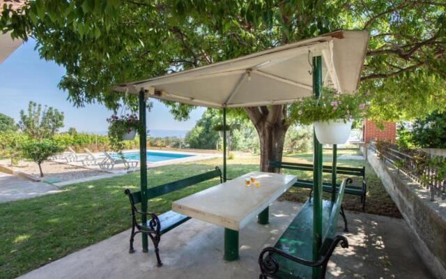 Private House With Pool, sea View and big Garden