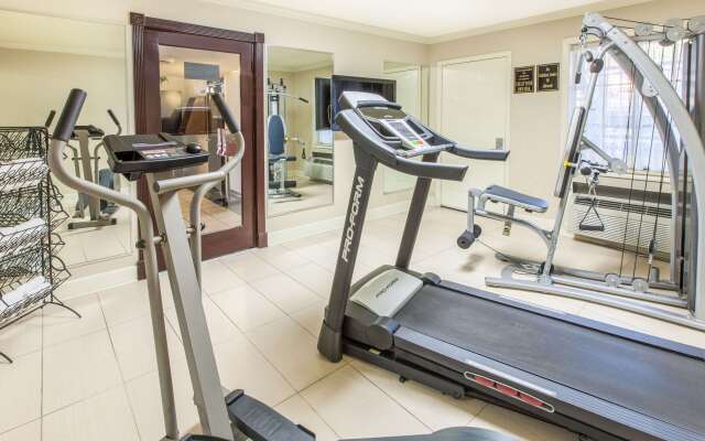 Super 8 by Wyndham Tyler TX