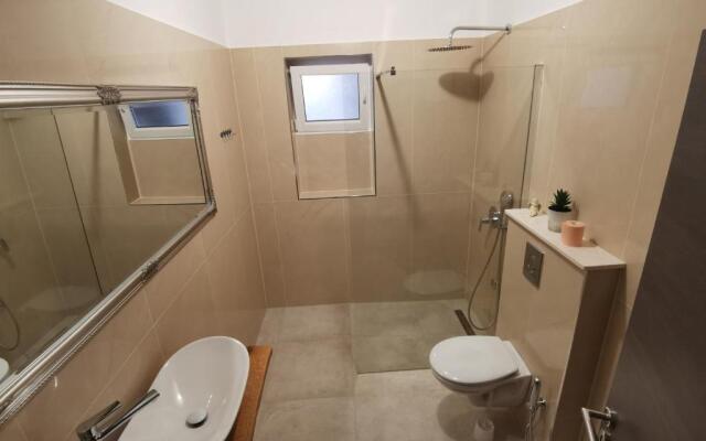 Lovely Family House Robi