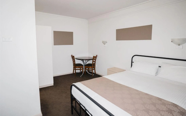 Hurley's Bar & Bistro