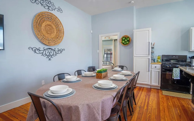 Stunning 3br/2ba Haven in Downtown's Heart