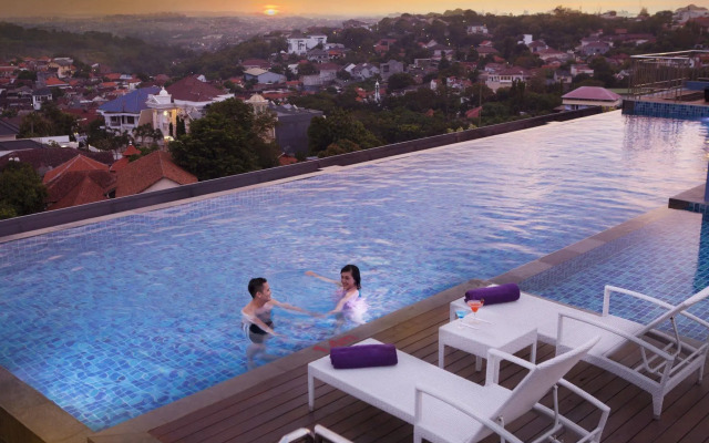 Grand Edge Hotel Semarang