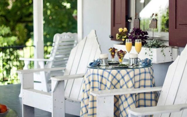 The Artist's Inn and Gallery