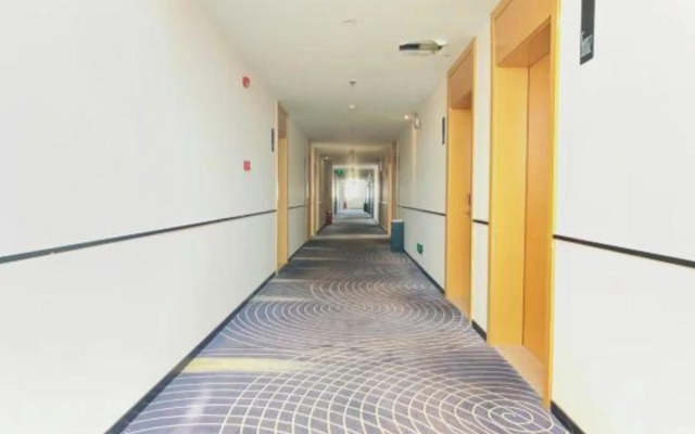 City Comfort Inn Hotel (Xiaogan Xiaochang Bus Terminal)
