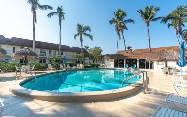 Seabreeze 2 Bedroom Home by Redawning