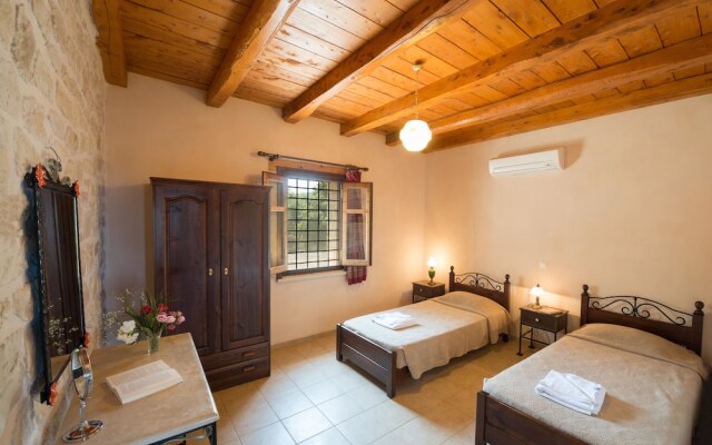Asterion Villa by LeaderStay