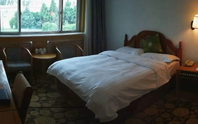 Tongliao Hotel