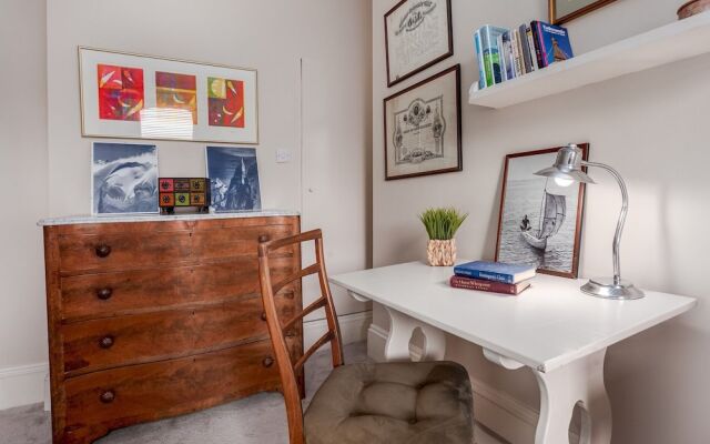Light And Comfortable Hammersmith Home Ssq