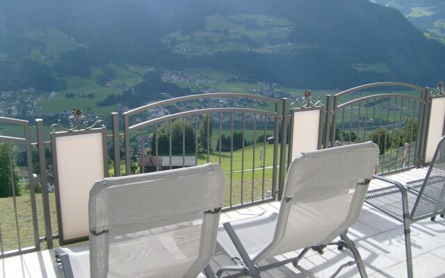 Villa Sonnenterrasse in Tyrol - Skiinghiking Area Hochzillertal Kaltenbach