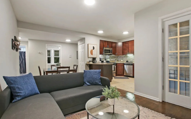 Cozy 2BR Apt - Sunnyside 2E