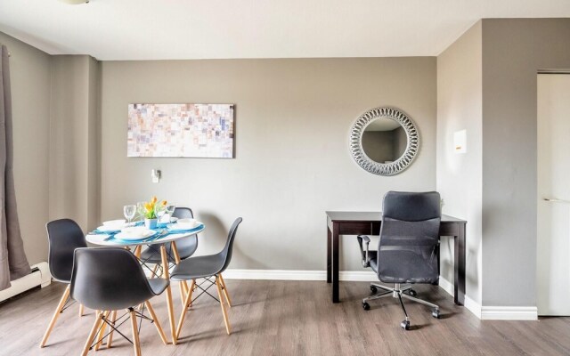 2BR Apt w King Bed and Netflix- Prime Location