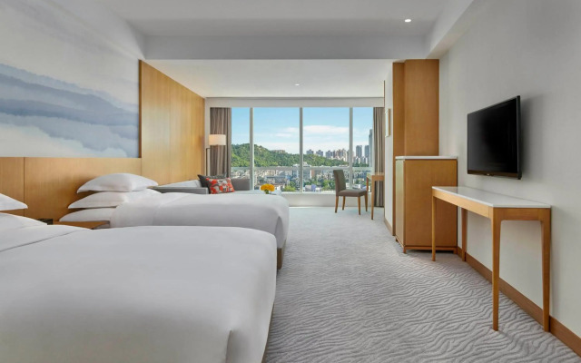 Crowne Plaza Zhuhai City Center by IHG