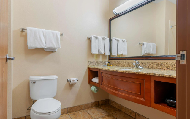 Best Western Plus Butterfield Inn