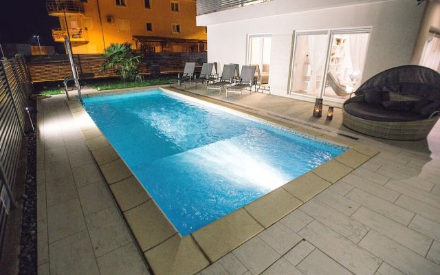 Exotic Villa in Novigrad With Private Swimming Pool