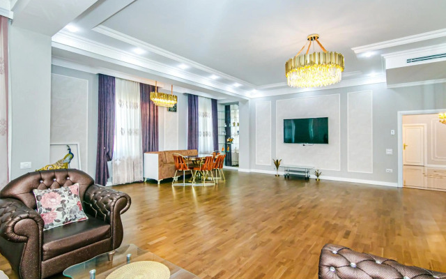 Buta Place VIP House 904