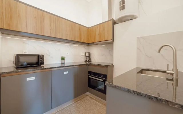 Heart OF Porto Apartment D by Vacationy