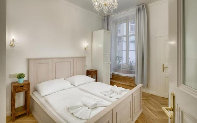 Dusni 13 Old Town Apartment