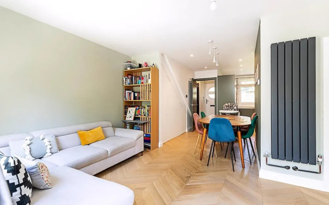 Stylish Islington Garden Flat Sleeps Four