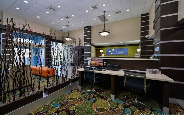 Holiday Inn Express and Suites Kingwood Medical Ce