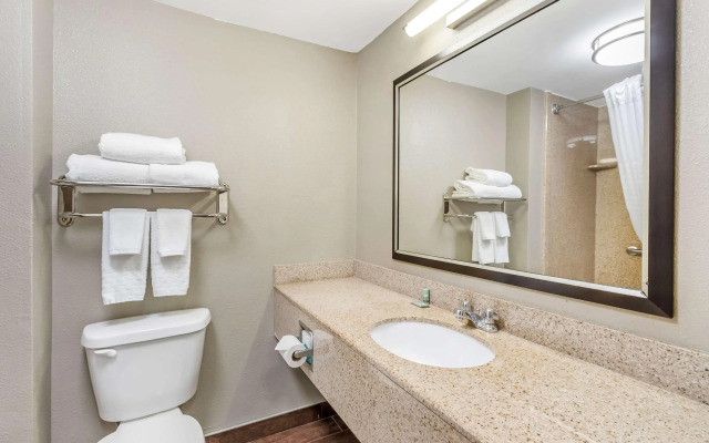 Best Western Airport Inn & Suites