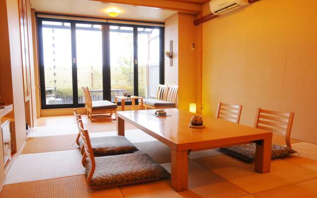 Kamogawa Onsen Gyominan Maruki Honkan