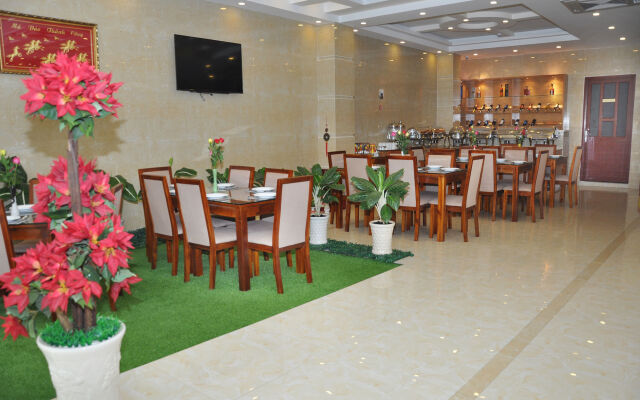 Queen Central Hotel