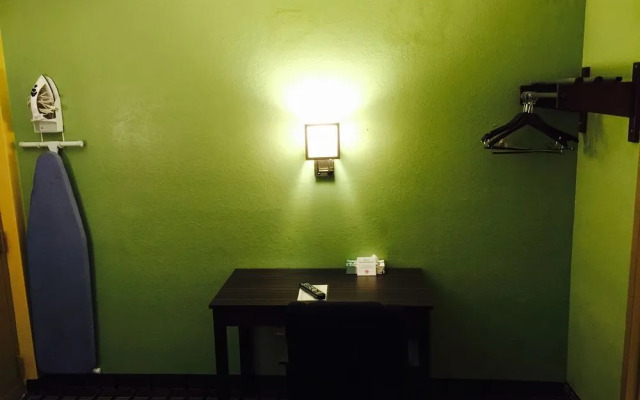 University Manor Inn